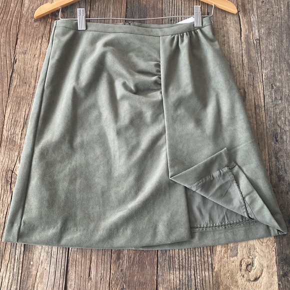 Anthropologie Suede Mini Skirt In A Moss Green - Picture 7 of 9